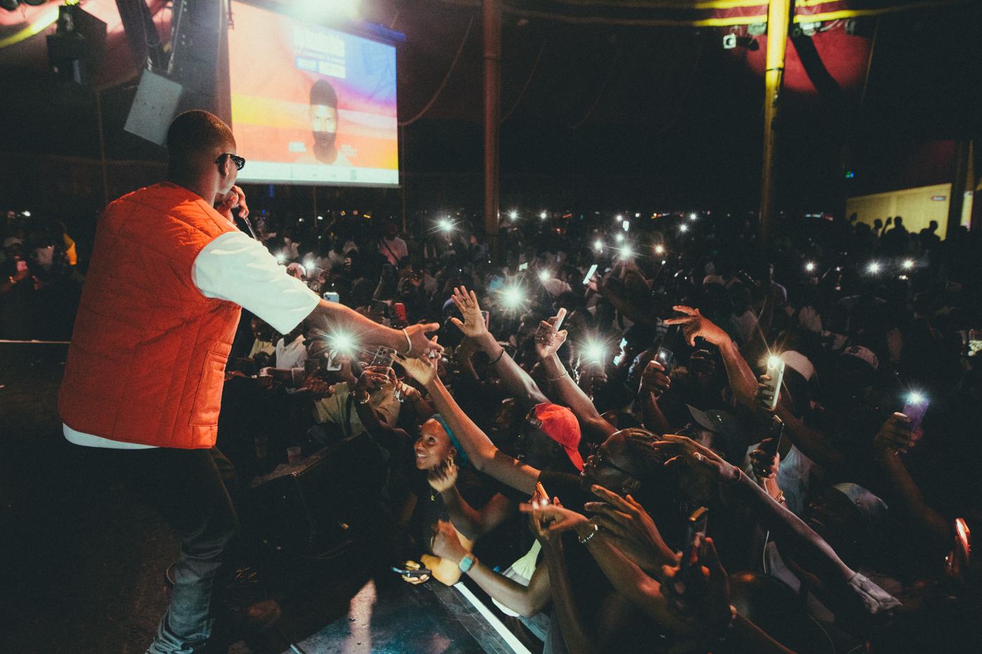 Dip en concert à Paris, veste orange